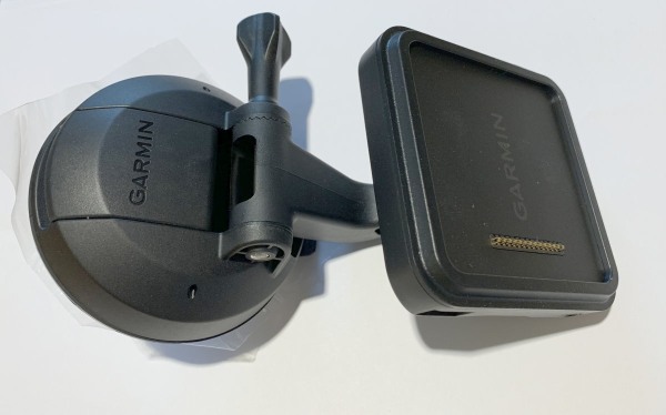 Garmin Autohalterung Montagesatz + Autoladekabel für Garmin Camper 890